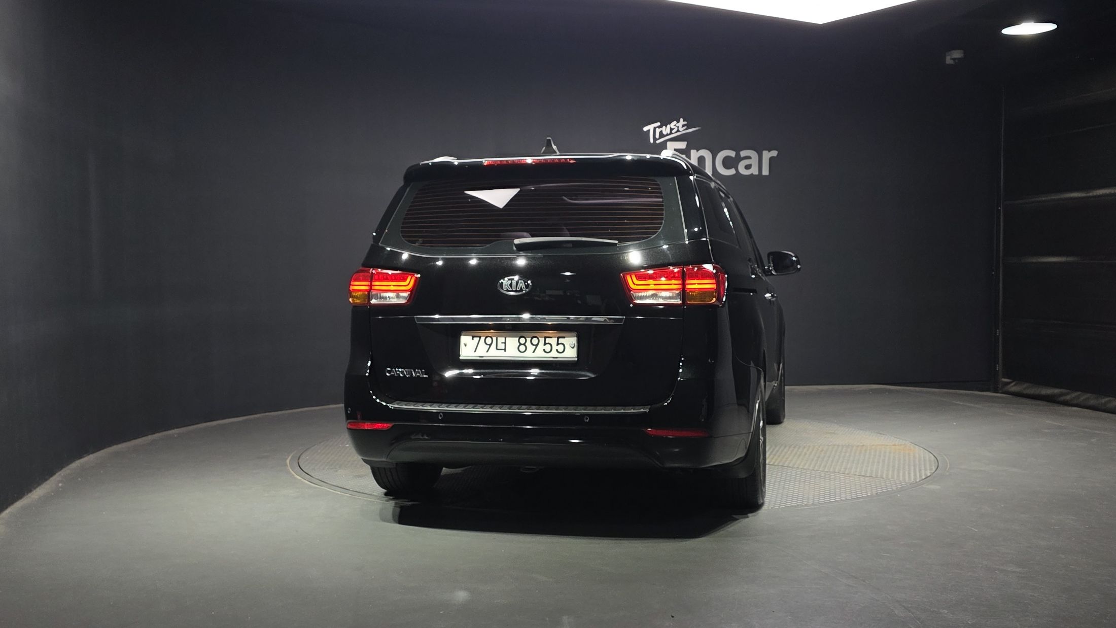 KIA CARNIVAL 2014