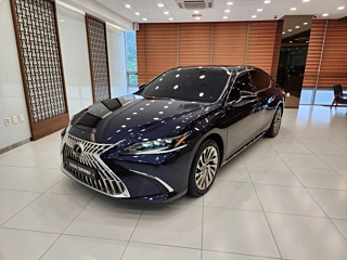 LEXUS ES300H  7 GENERATION Executive 2025