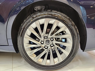 LEXUS ES300H  7 GENERATION Executive 2025