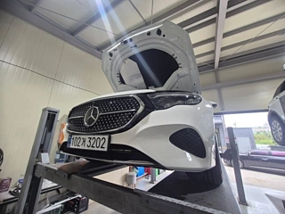 MERCEDES BENZ E-CLASS W214  E200 Avantgarde 2024