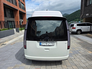 HYUNDAI STARIA 2025