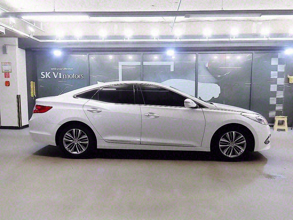 HYUNDAI GRANDEUR HG 2016