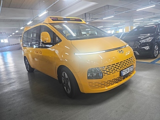 HYUNDAI STARIA 2023