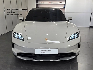 PORSCHE TAYCAN 2025