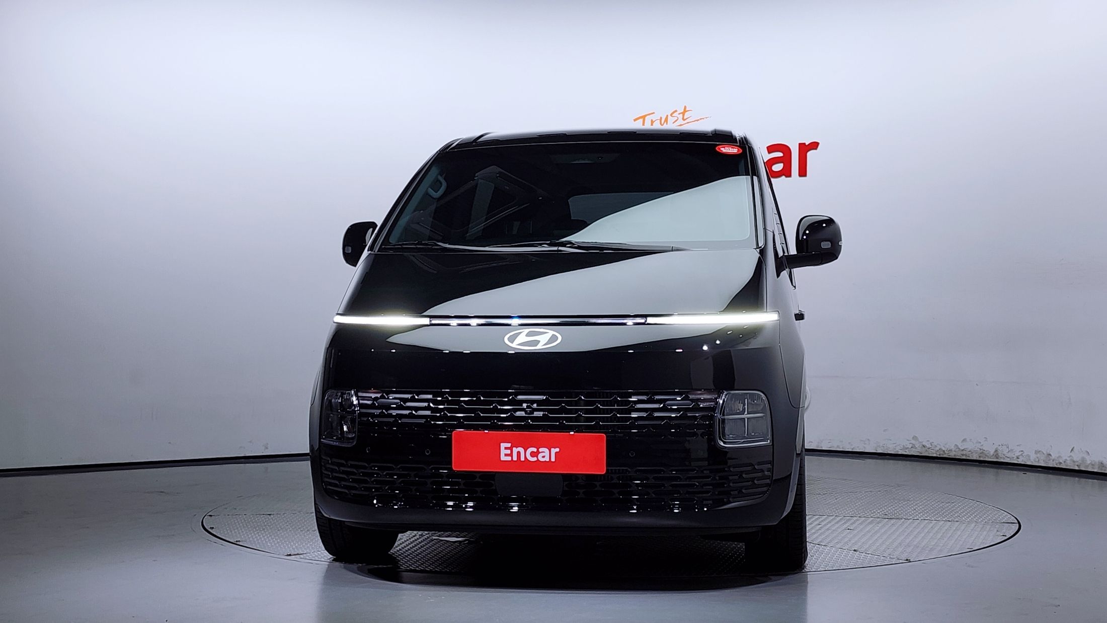HYUNDAI STARIA 2025