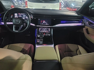 AUDI Q8 4M 2021