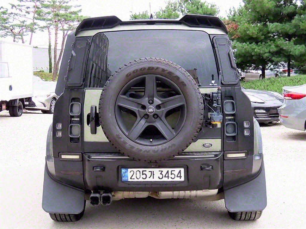 LAND ROVER DEFENDER L663 2021