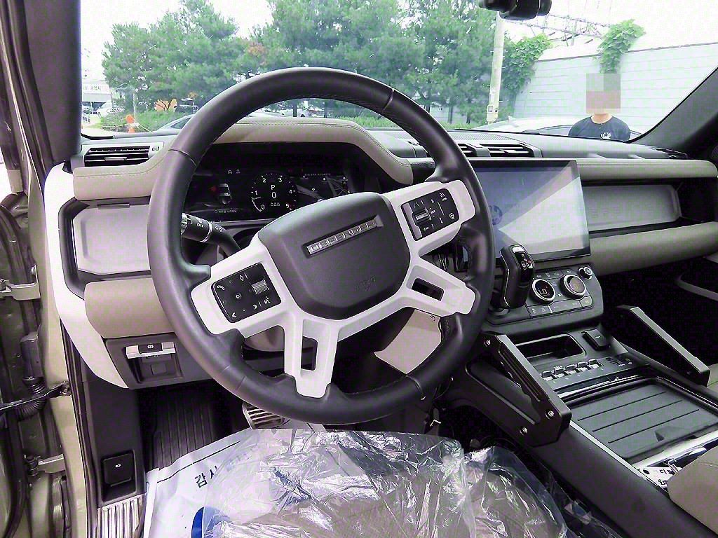 LAND ROVER DEFENDER L663 2021