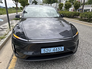 TESLA MODEL Y  RWD 2025