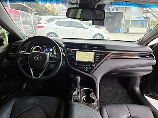 TOYOTA CAMRY XV70 2018