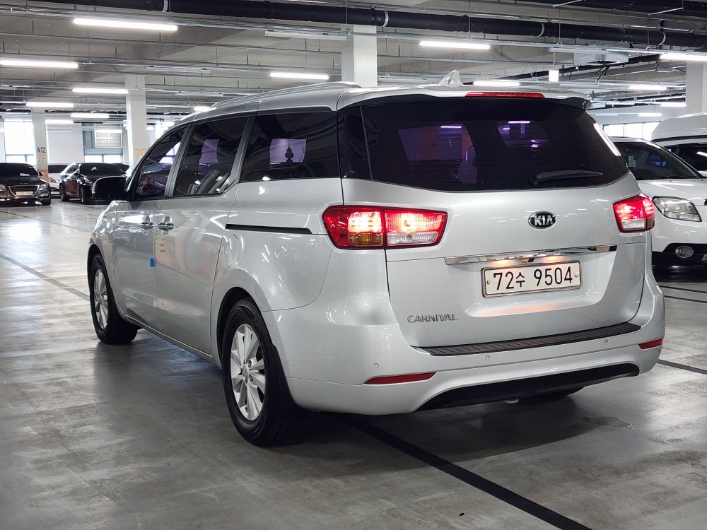 KIA CARNIVAL 2014