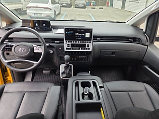 HYUNDAI STARIA 2023