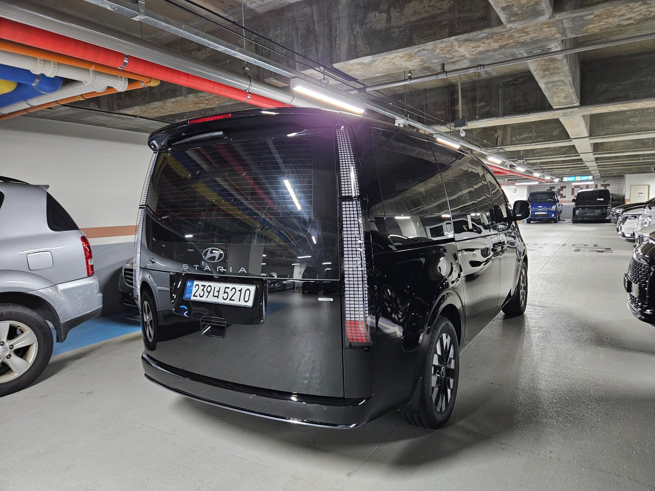 HYUNDAI STARIA 2025