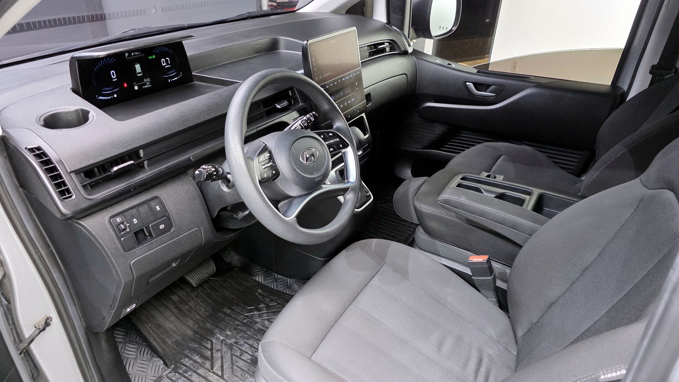 HYUNDAI STARIA 2021