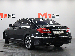 HYUNDAI GENESIS 2011