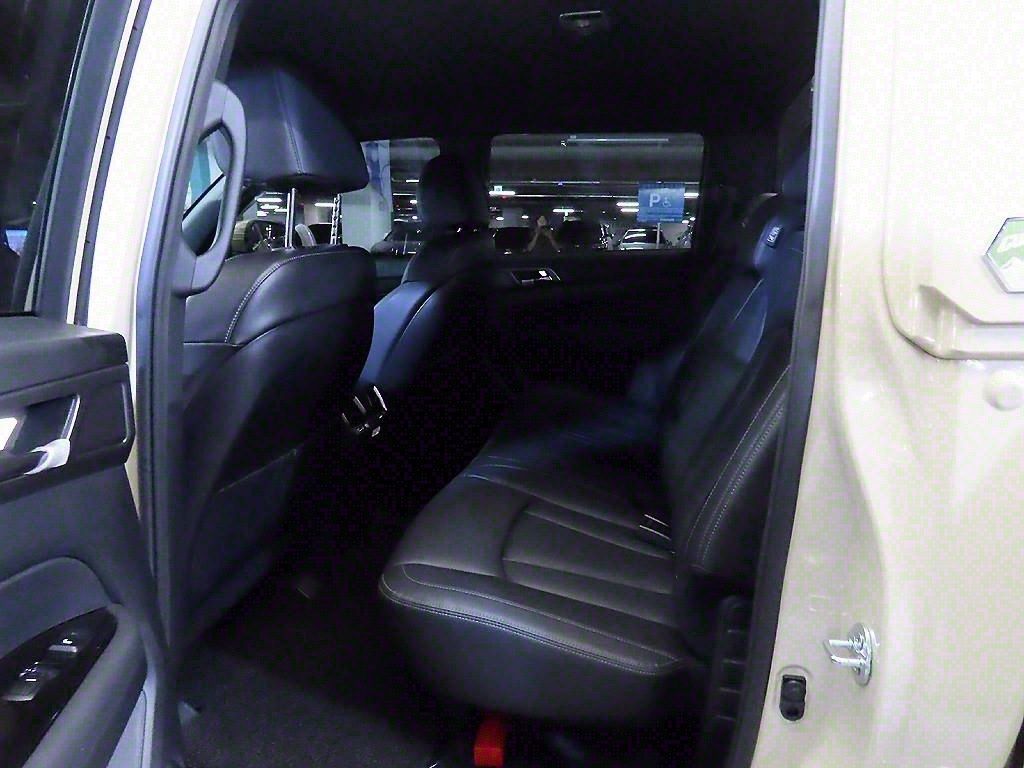 SSANGYONG REXTON SPORTS CAR 2024