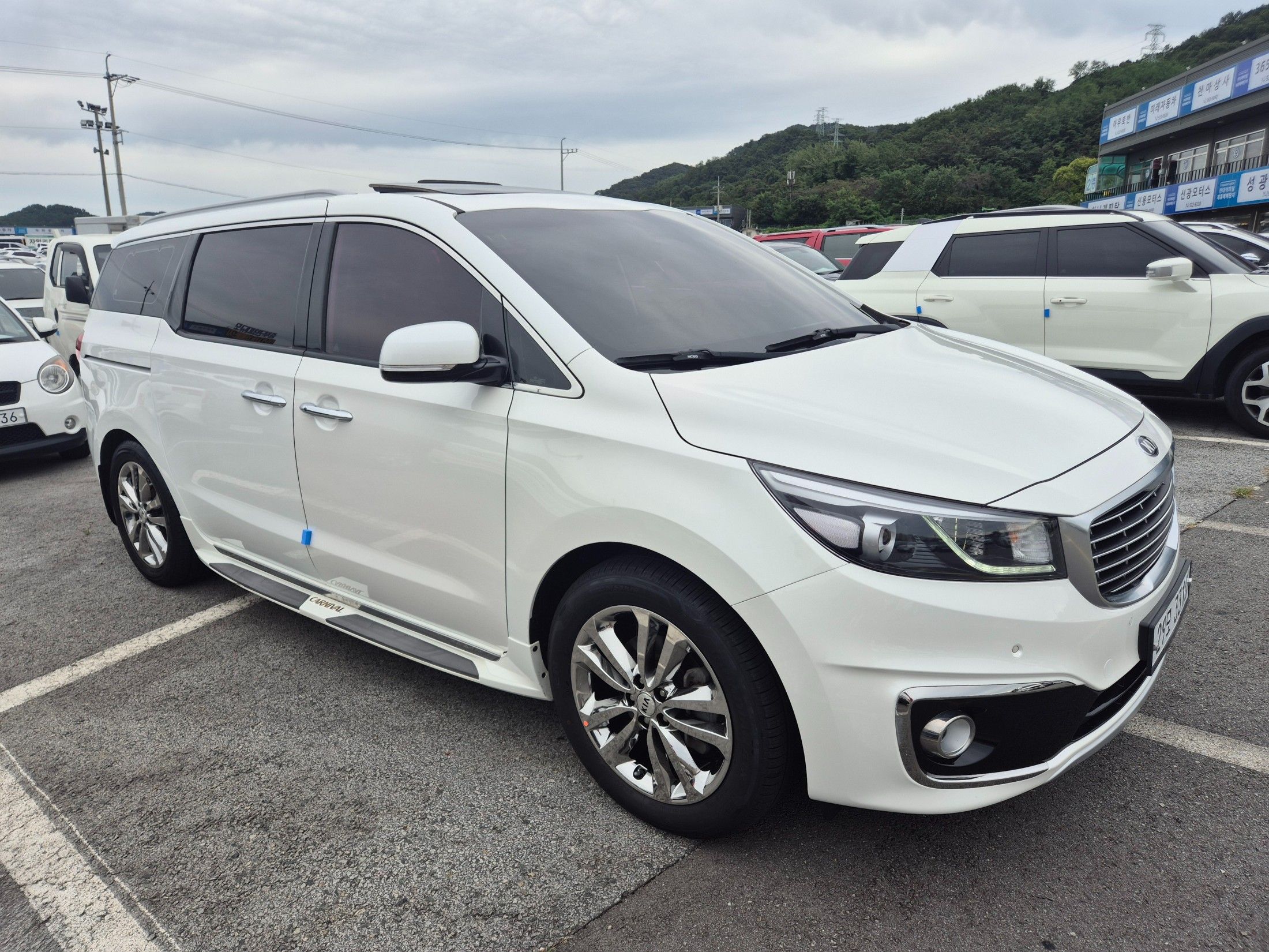 KIA CARNIVAL 2017