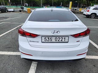 HYUNDAI AVANTE AD 2016