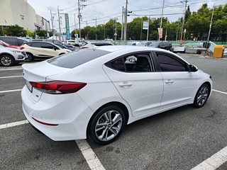 HYUNDAI AVANTE AD 2016