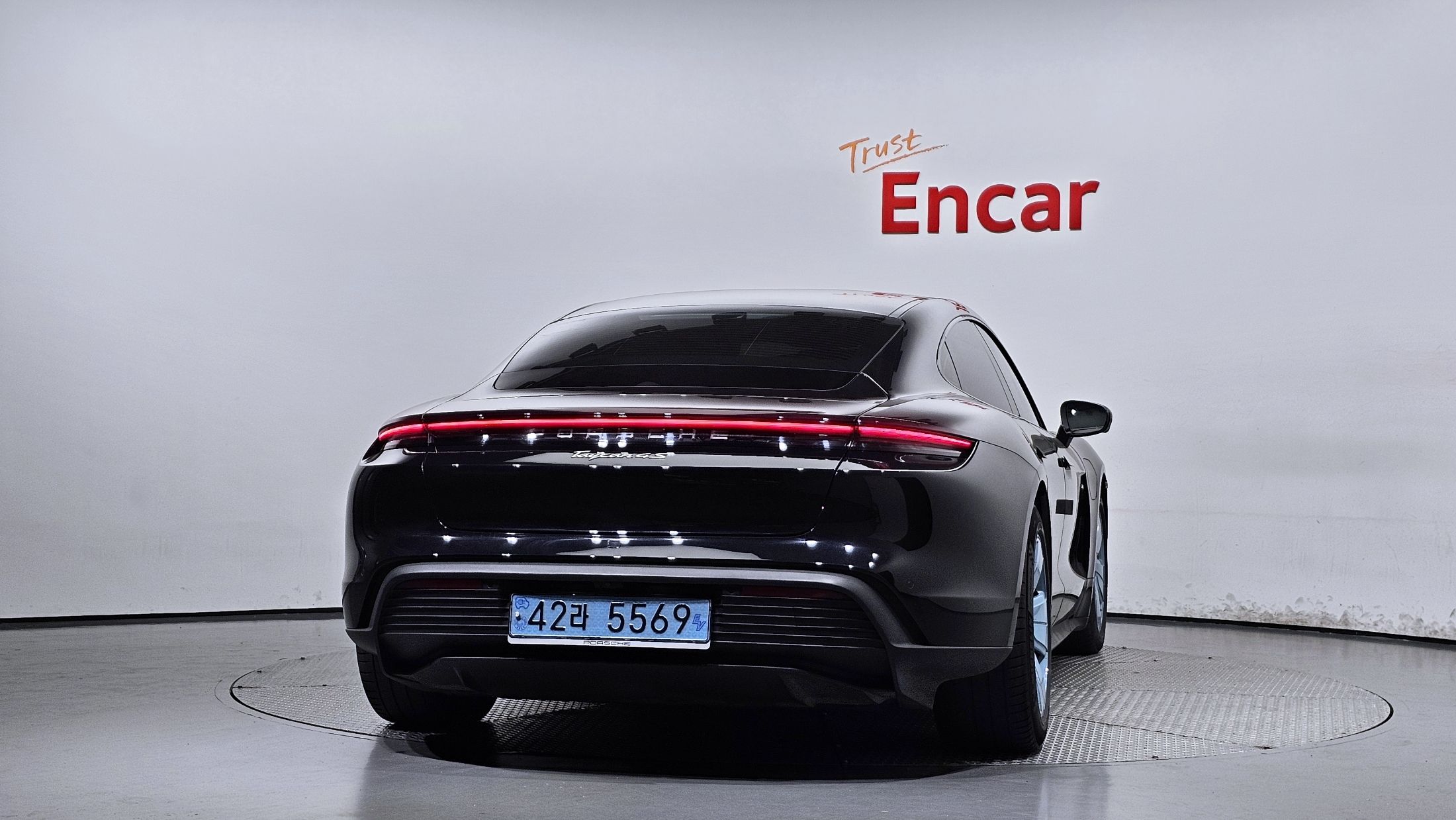 PORSCHE TAYCAN 2021