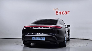 PORSCHE TAYCAN 2021