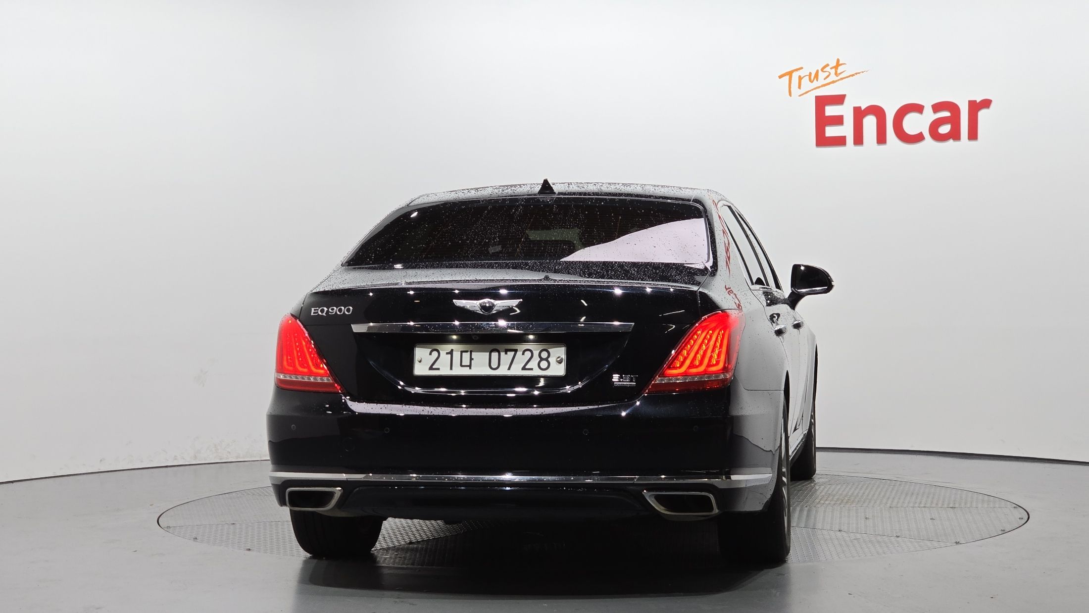 GENESIS EQ900 2016