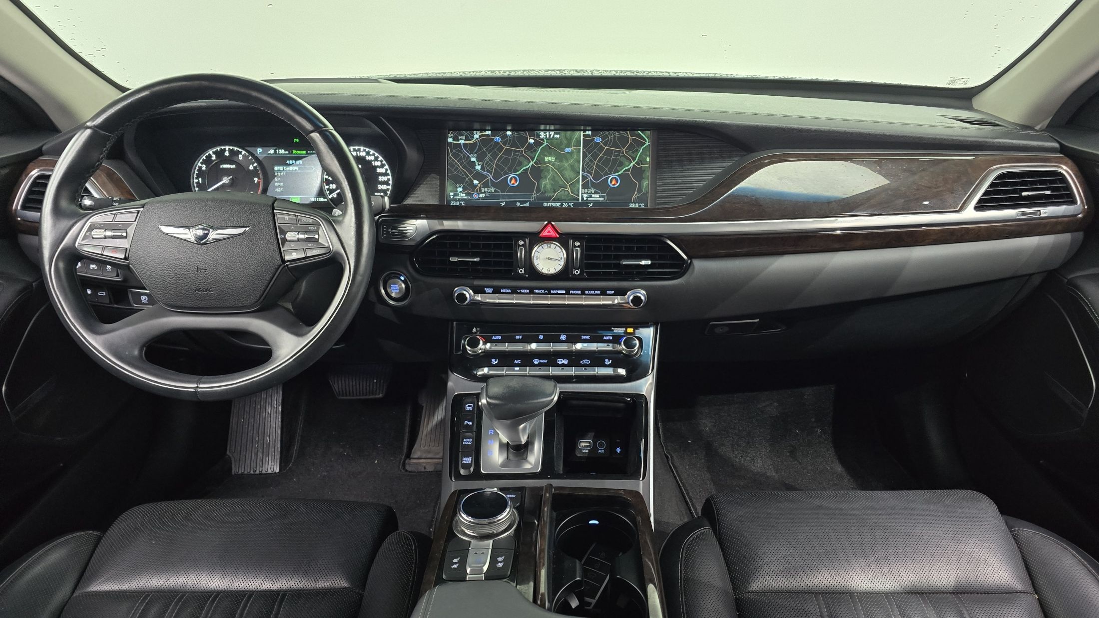 GENESIS EQ900 2016