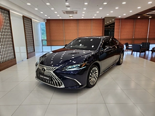 LEXUS ES300H  7 GENERATION Executive 2025