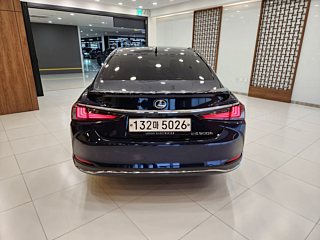 LEXUS ES300H  7 GENERATION Executive 2025