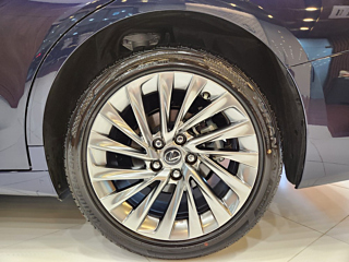 LEXUS ES300H  7 GENERATION Executive 2025