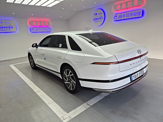 HYUNDAI GRANDEUR GN7 2023
