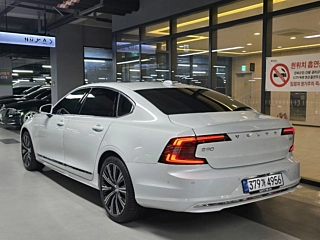 VOLVO S90  B5 2025