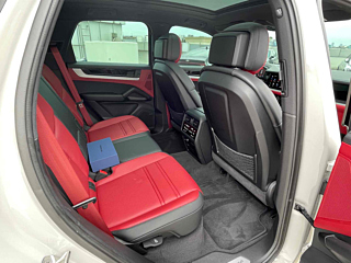 PORSCHE CAYENNE PO536 2024