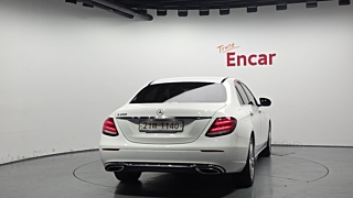 MERCEDES BENZ E-CLASS W213 2017