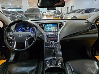 HYUNDAI GRANDEUR HG 2016
