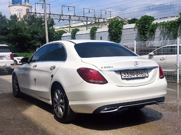 MERCEDES BENZ C-CLASS W205 2016