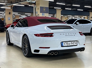 PORSCHE 911 2016