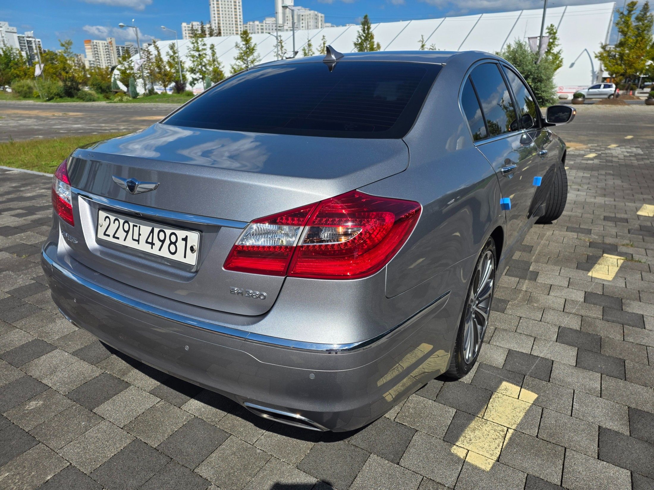 HYUNDAI GENESIS 2013