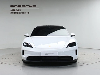 PORSCHE TAYCAN  2024