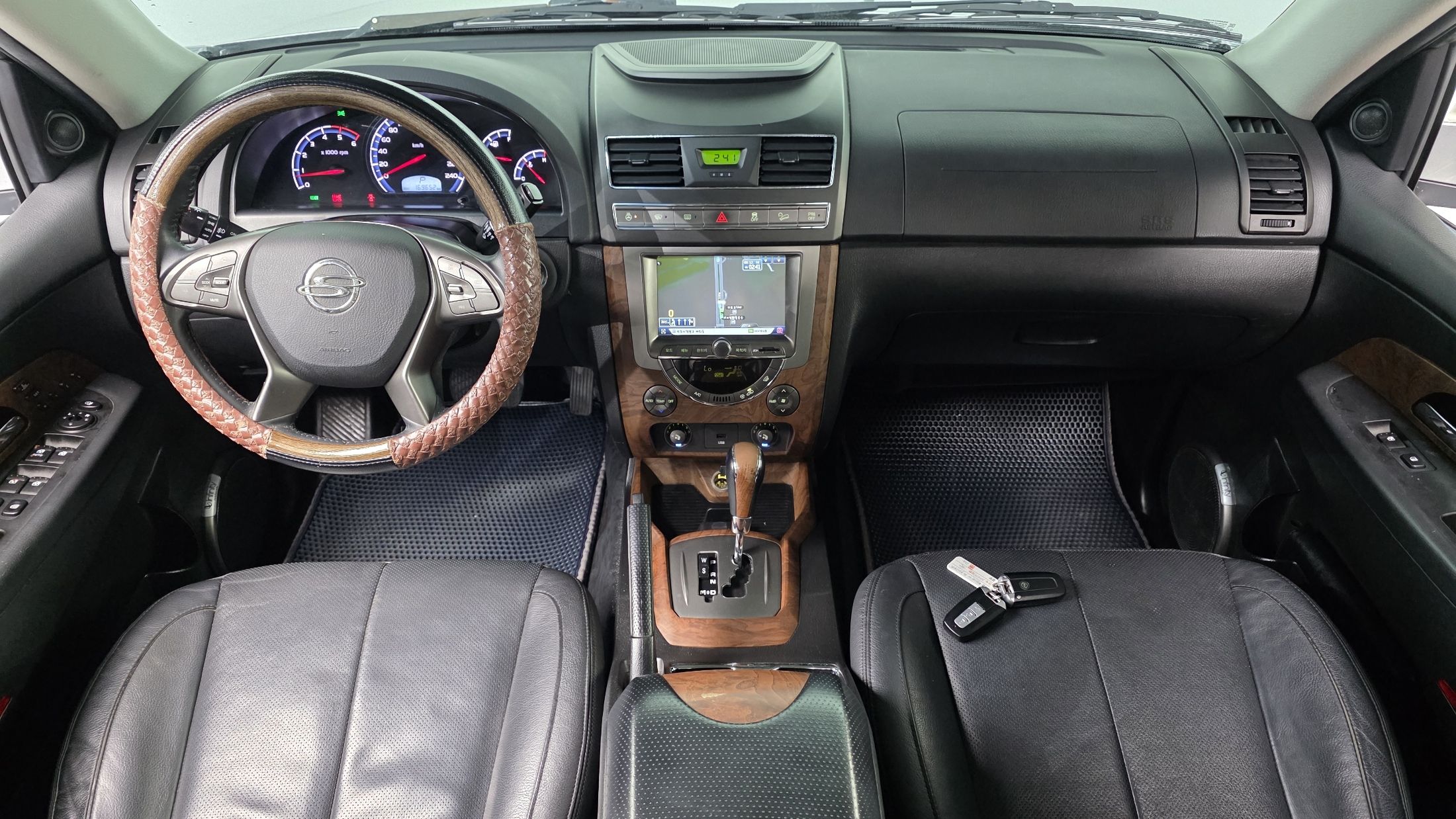 SSANGYONG REXTON W 2015