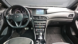 INFINITI Q30 2017
