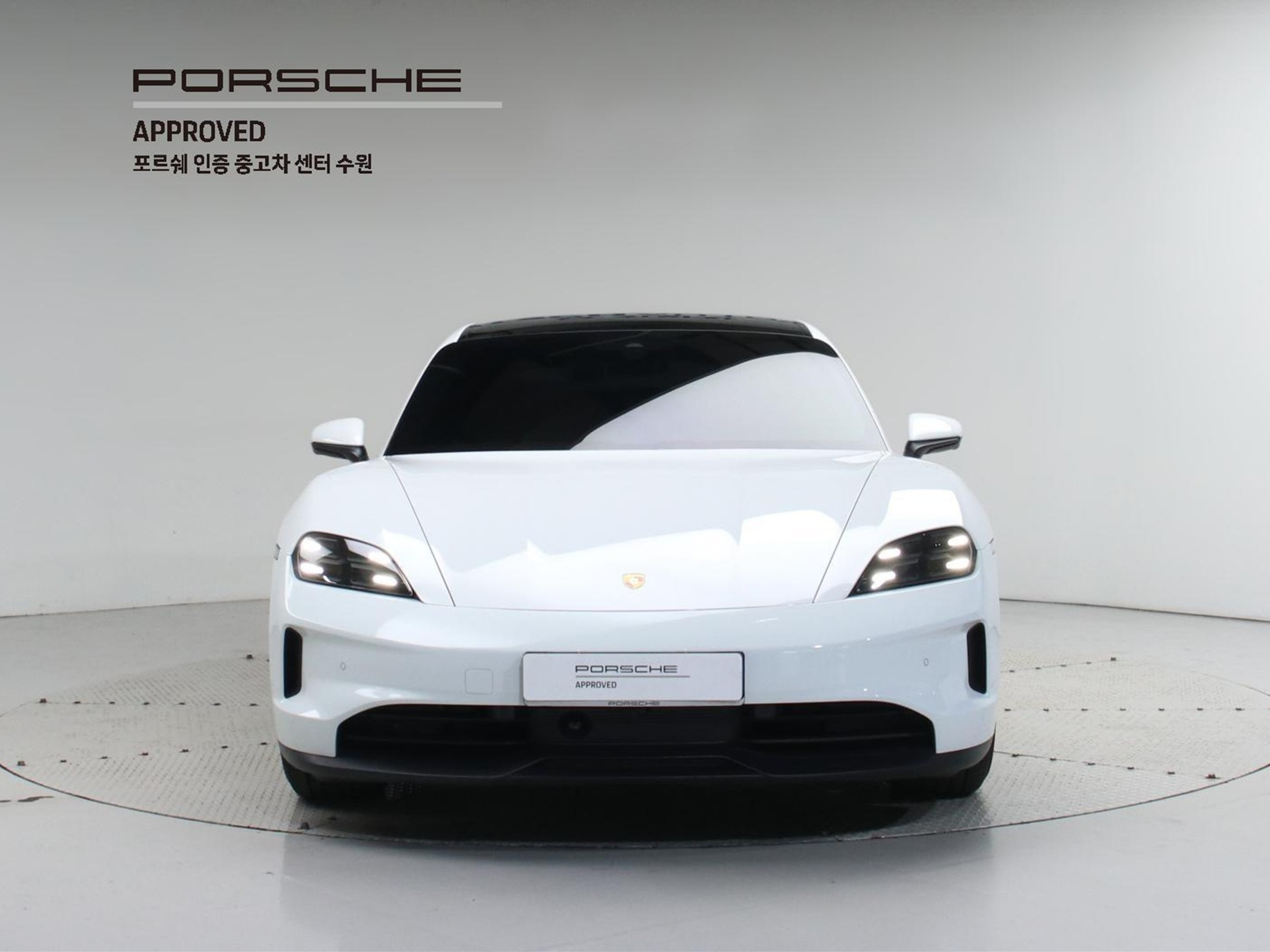 PORSCHE TAYCAN 2024