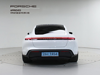 PORSCHE TAYCAN 2024