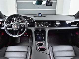 PORSCHE TAYCAN 2024