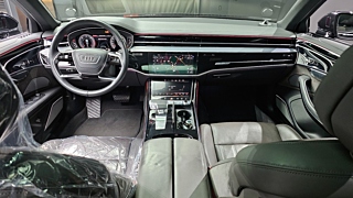 AUDI A8 D5 2021