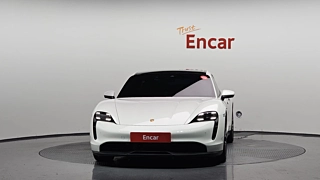 PORSCHE TAYCAN 2022