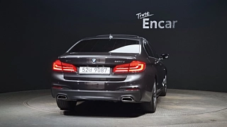 BMW 5-SERIES G30 2017