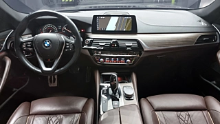 BMW 5-SERIES G30 2017