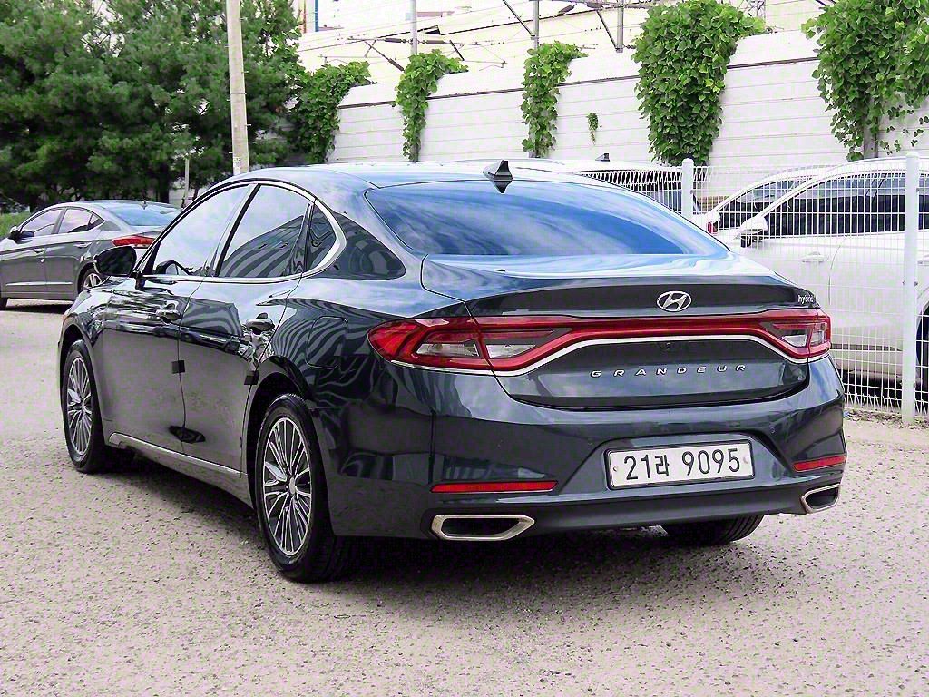HYUNDAI GRANDEUR IG HYBRID 2017