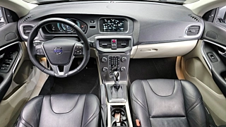 VOLVO V40 2016